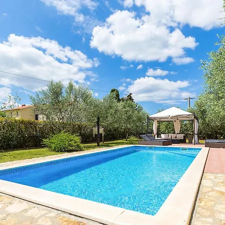 Σπίτι διακοπών 4 Bedroom Stunning In