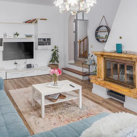 Holiday home 4 Bedroom Stunning In *