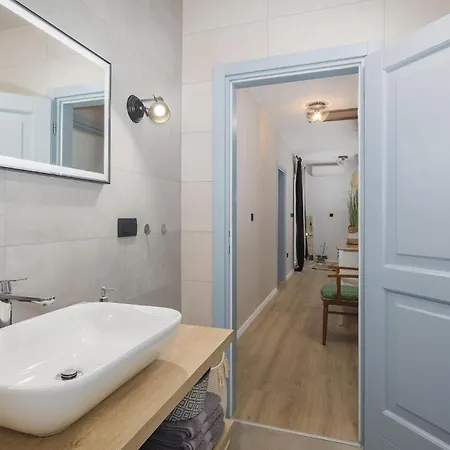 4 Bedroom Stunning In *